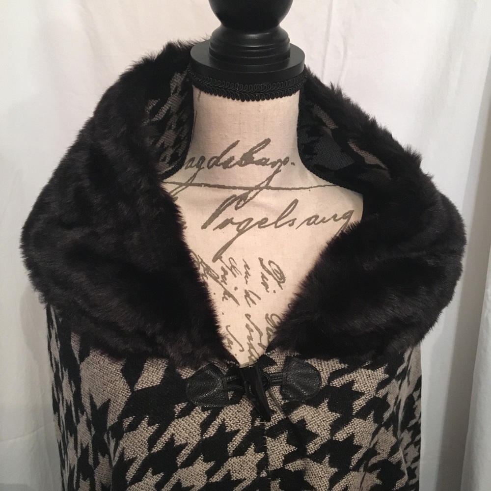 Houndstooth Wrap - Picture 2 of 8